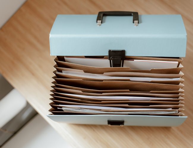 File box with lid open